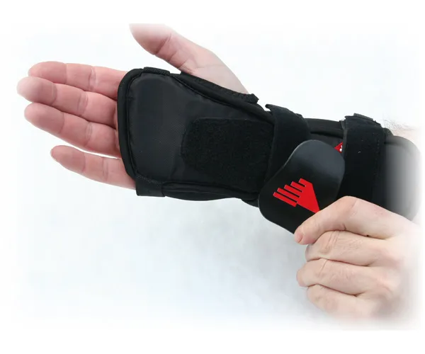 Snowboard wrist guard and back protector, Flexmeter wrist guard and  Spinemeter spineguard for snowboarders